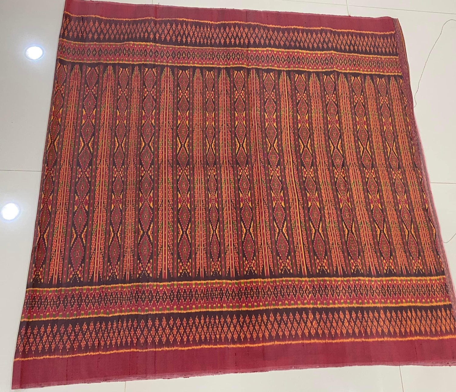 ผ้าไหมมัดหมี่กาบเชิง