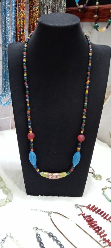 สร้อยลูกปัดใต้