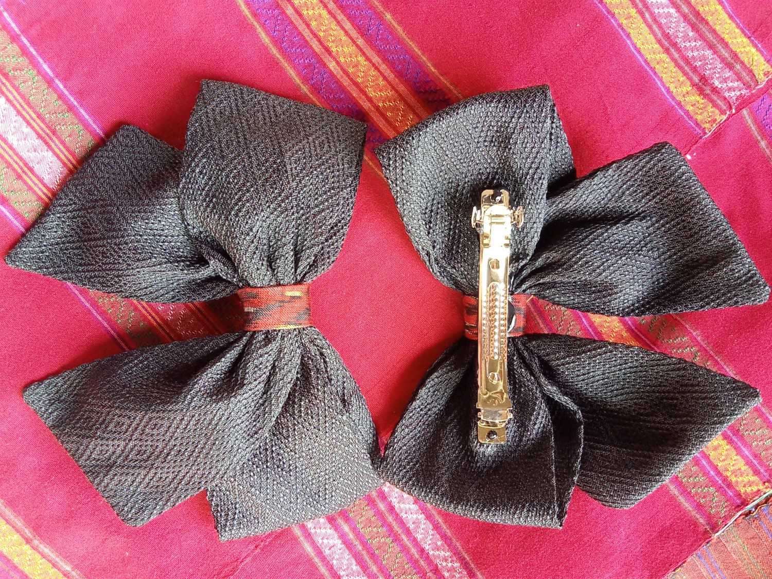 โบว์ติดผม