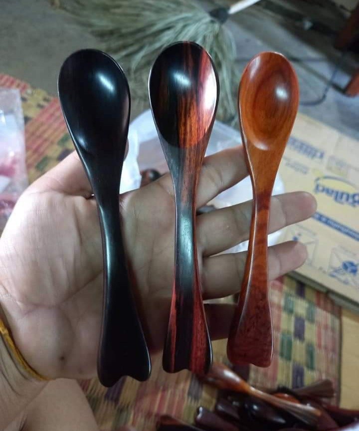 ช้อนไม้มงคล