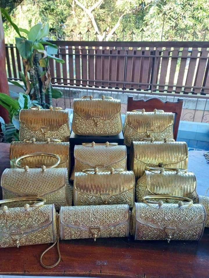 กระเป๋าทองเหลืองแท้