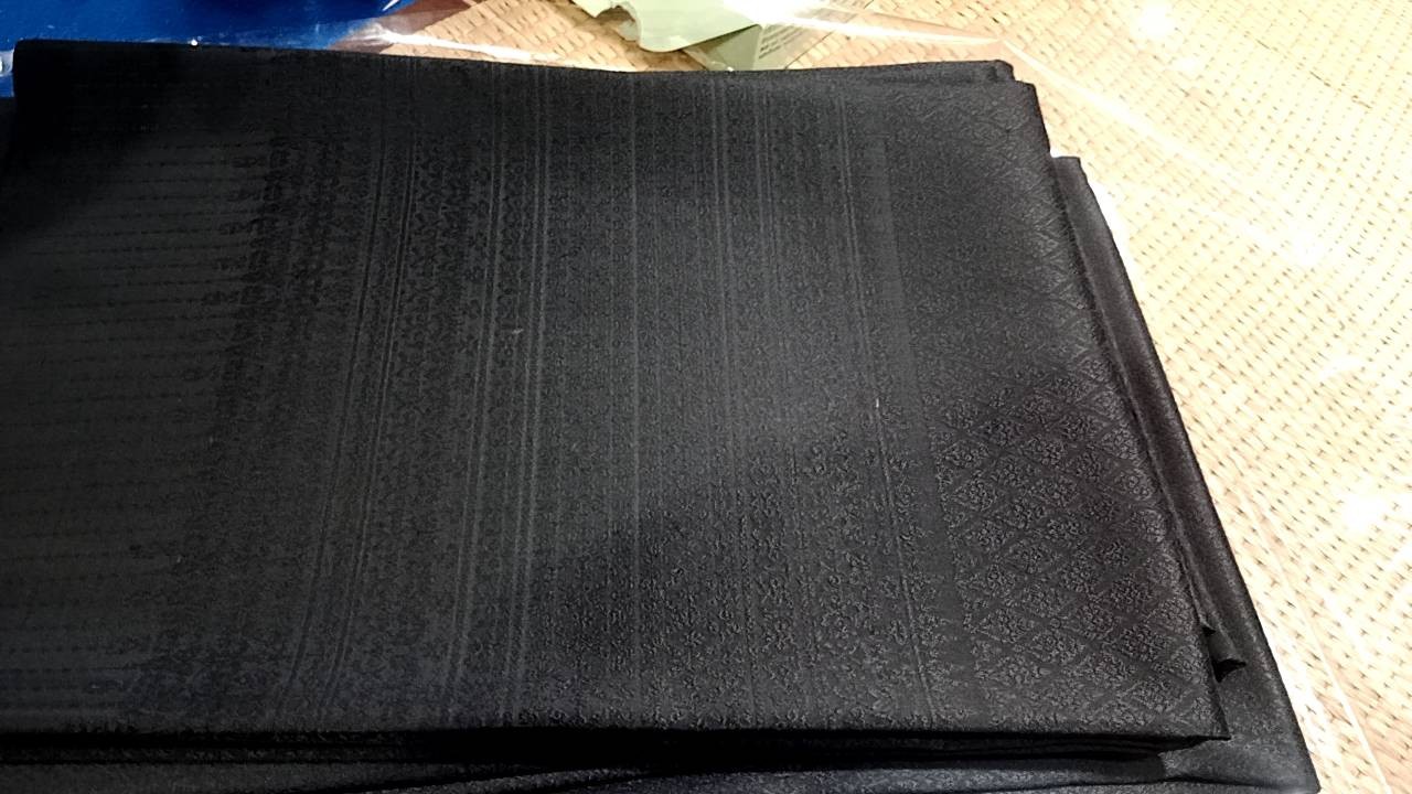 ผ้าชุดเกาะเชิง (ติดพื้น)