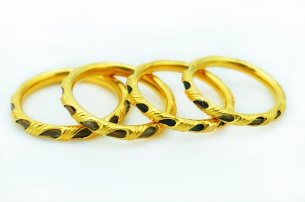 แหวนทองสอดหางช้าง