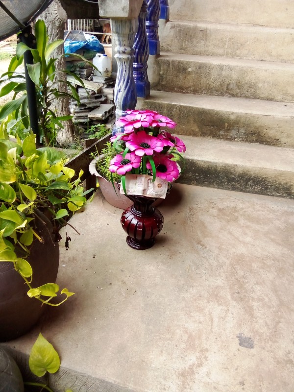 บัวเผื่อนดอกไม้ประดิษฐ์