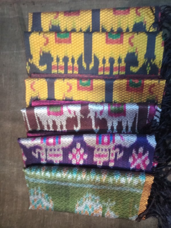 ผ้าไหม ผ้าพันคอ