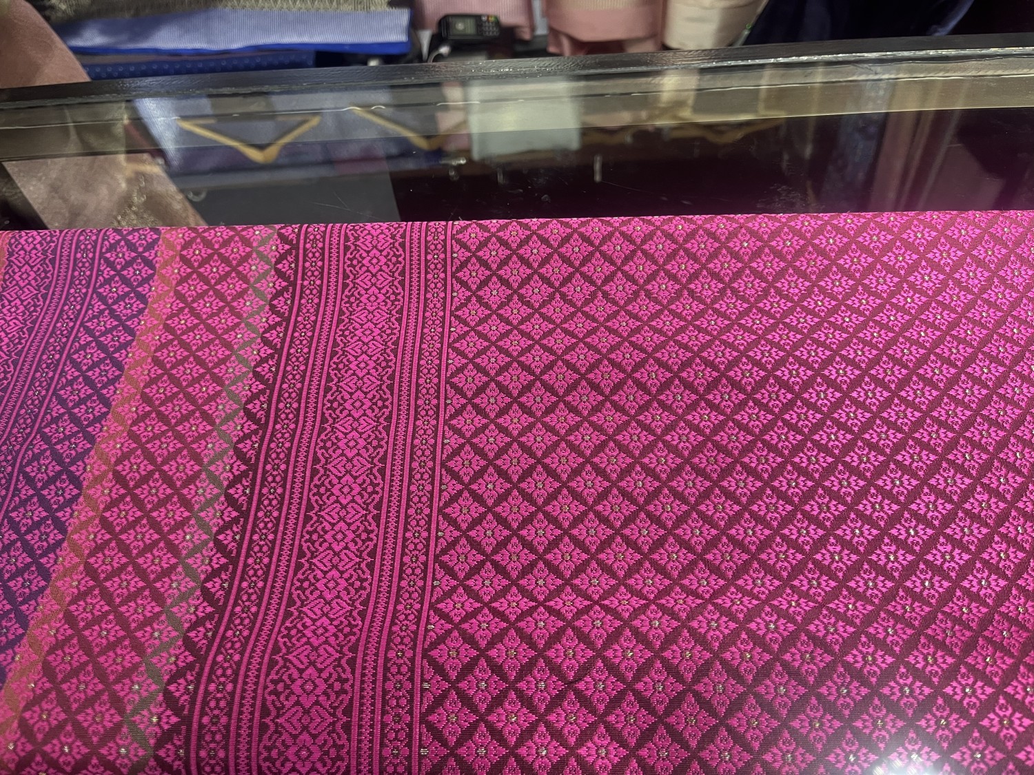 ผ้ายกเล็ก