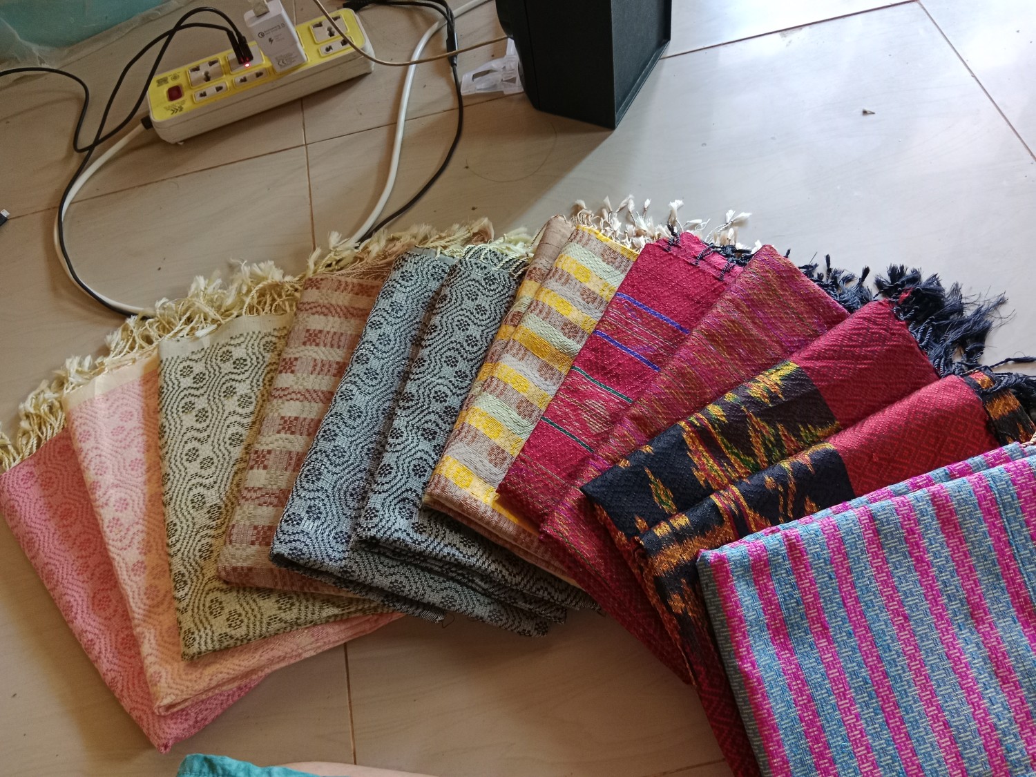 ผ้าไหมมัดหมี่ลาย