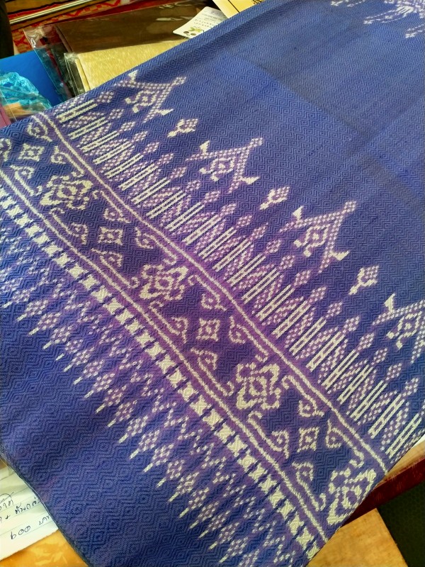 ผ้าไหมมัดหมี่ งานทอ 5 ตะกอ สีเคมี