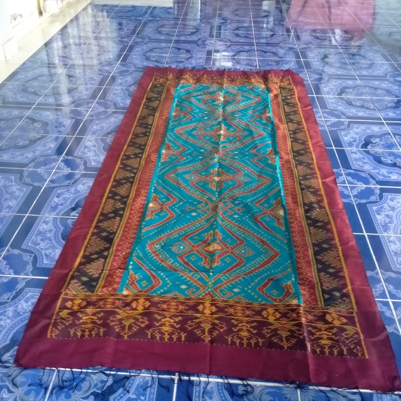 ผ้าไหมมัดหมี่