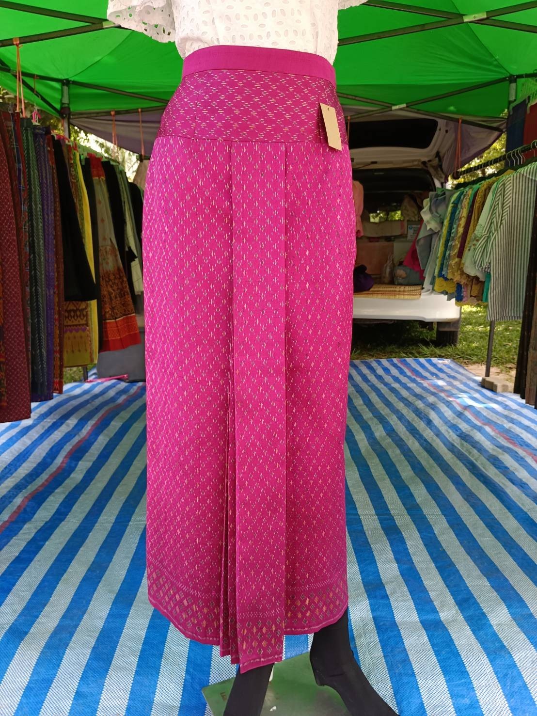 ผ้าไหมสุรินทร์ตัดสำเร็จ จีบหน้านาง 2 ตะกอ ซับผ้ากาวอย่างดี