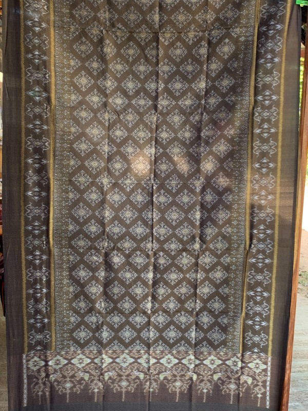 ผ้ามัดหมี่ลายแหวนเพชรย้อมสีธรรมชาติหมักโคลน