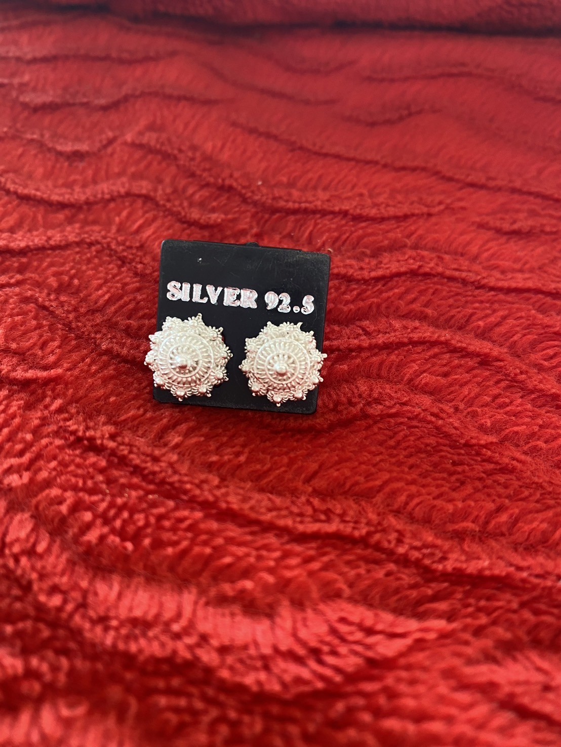 ต่างหูตะเกาลายดอกพิกุล