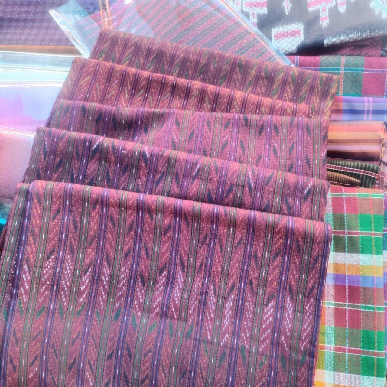 ผ้าไหมลายโฮล สีธรรมชาติ