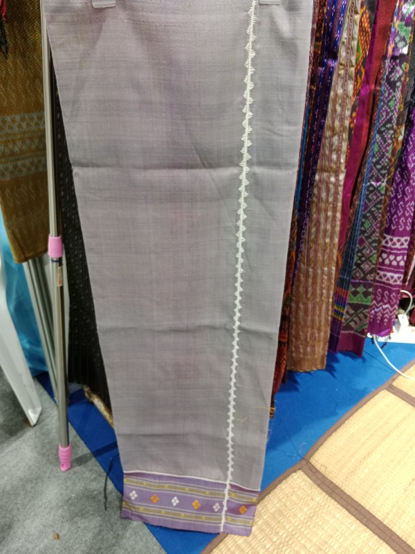 ผ้าไหมมัดหมี่ลาย