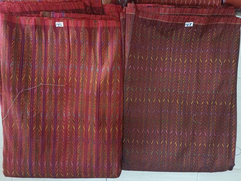 ผ้าไหม ลายโฮล