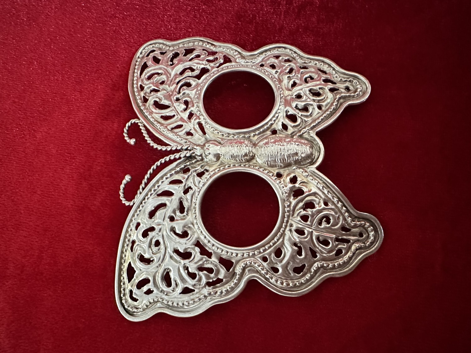 หัวรัดซิ่นผีเสื้อฉลุลาย