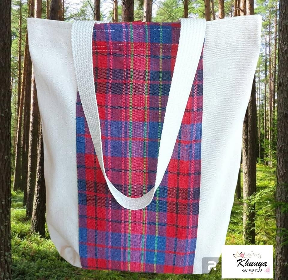 กระเป๋าผ้า ขนาด 11 x 12นิ้ว