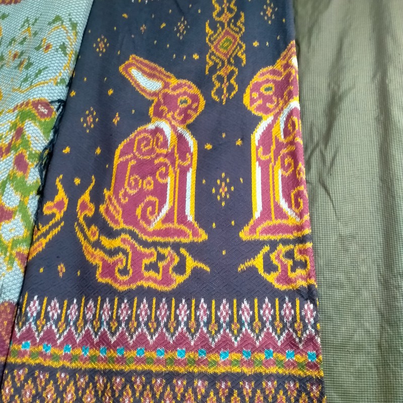 ผ้าไหมมัดหมี่