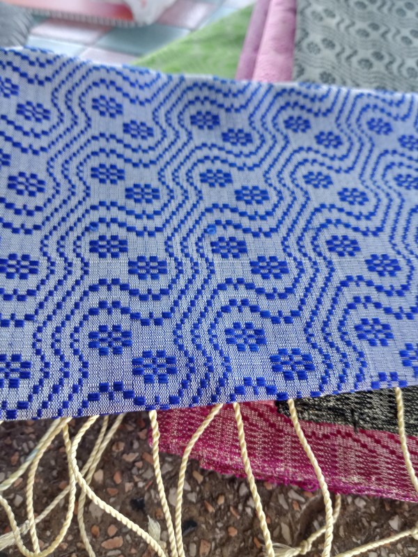 ผ้าคลุมไหล่หลายก้นหอย