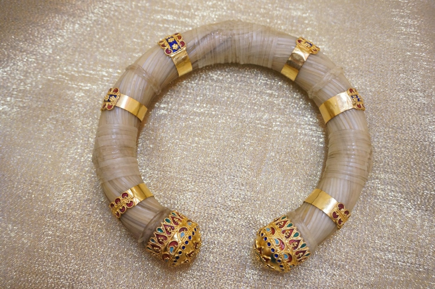 กำไลหางช้างหงอก 20 ม.