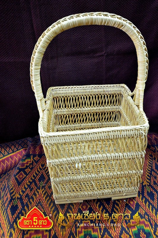 ตะกร้าหวาย ทรง4เหลี่ยม 3ชั้น