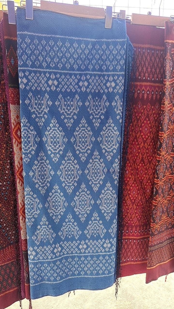 กลุ่มสตรีทอผ้าบ้านประดู่ทอง