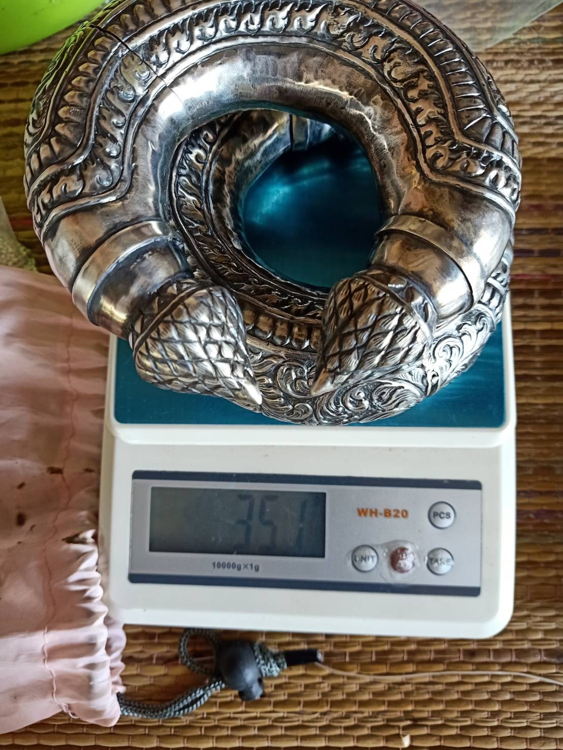 กำไลเงินงานตอกลาย