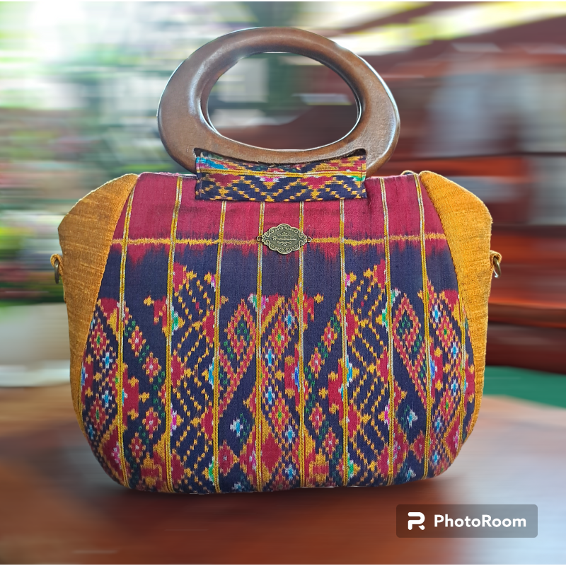 กระเป๋าผ้าไหม ขนาด 30×22×16 cm.