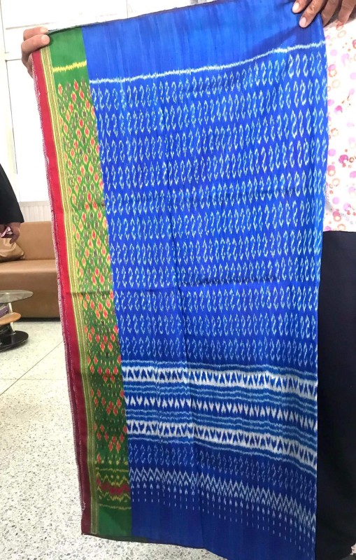 ผ้าไหมลายขอ (กลุ่มทอผ้าไหมบ้านตะเคียน หมู่ที่1)