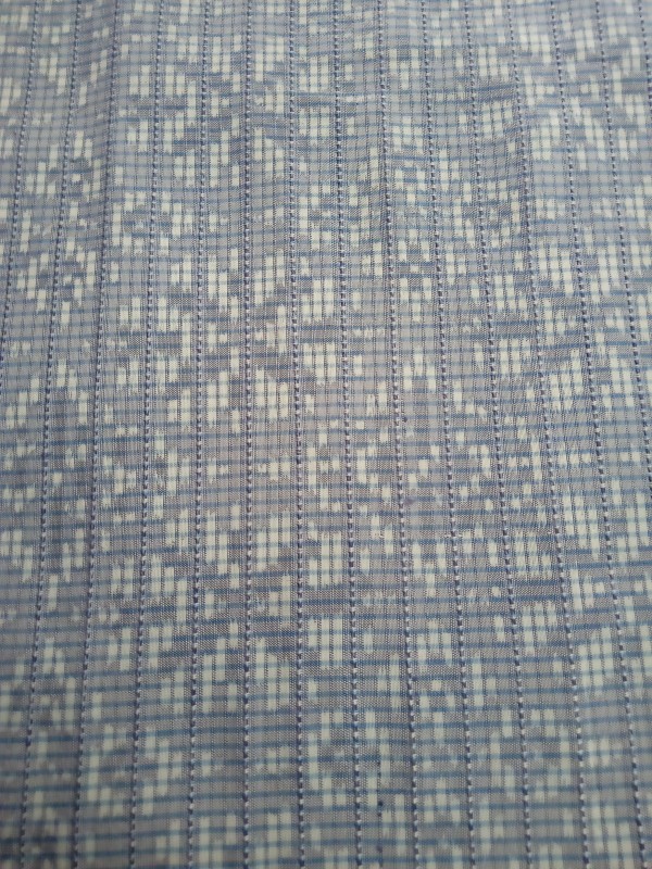 ผ้าไหมมัดหมี่สีพาสเทล ย้อมครามลายดอกรักราช