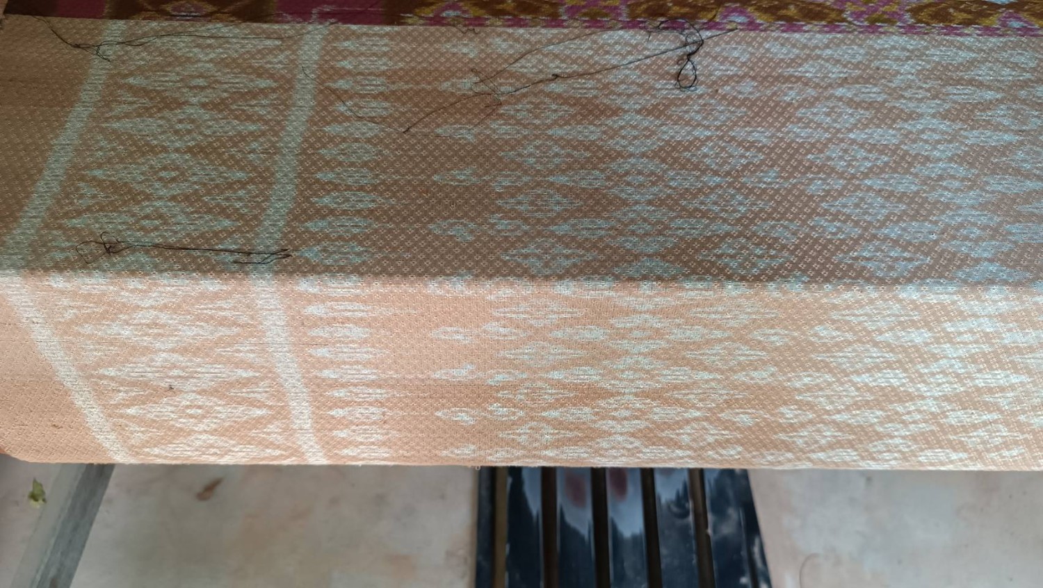 ผ้าไหมมัดหมี่ลายดอกรักราชกัญญา