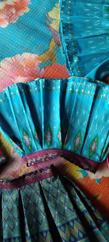 กระโปรงเด็กสีฟ้า