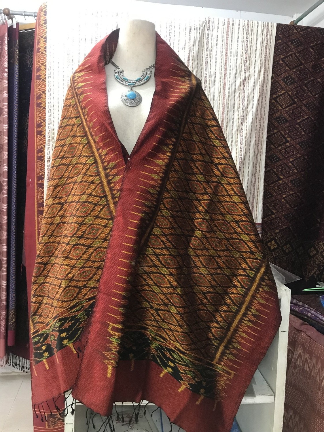 ผ้าคลุมไหล่