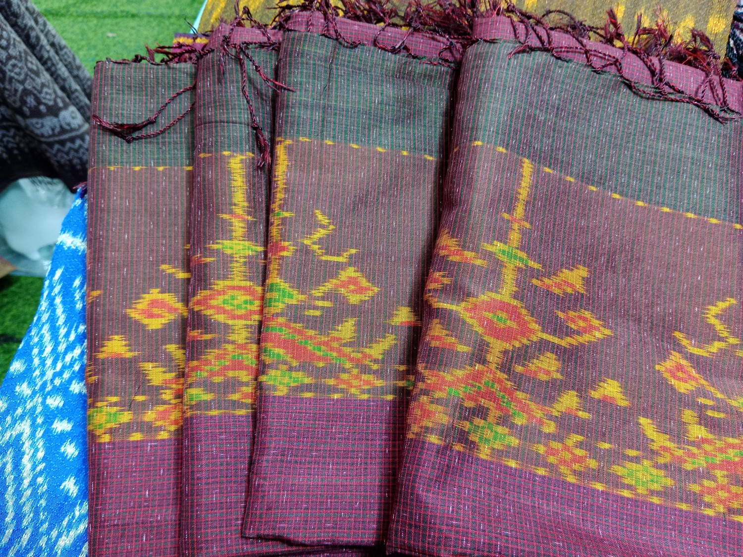 ผ้าไหมมัดหมี่ลาย