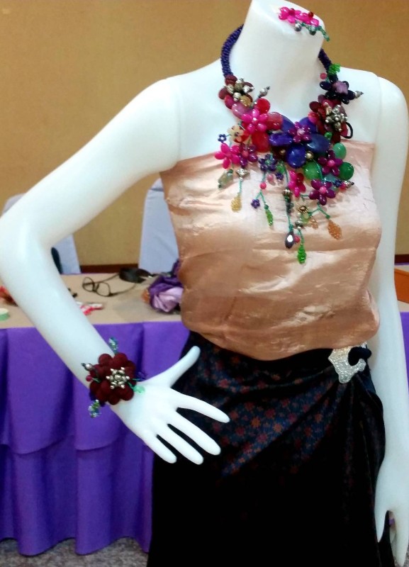 สร้อยรัชชา(Racha Necklace)