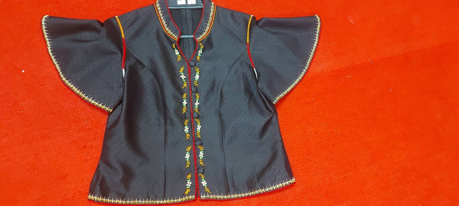 เสื้อผ้าไหมแฟชั่น แขนระบาย แซวมือ