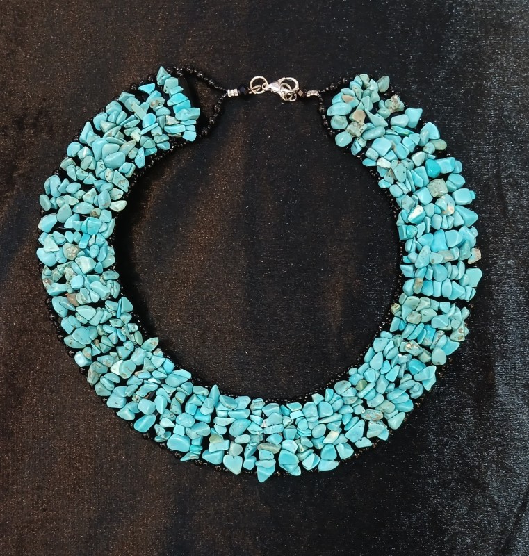 สร้อยระนาดเกล็ดหินเทอร์คอยท์