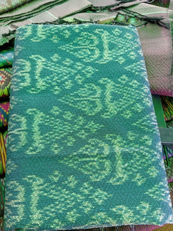 ผ้าไหมมัดหมี่ลาย