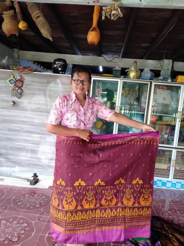 ผ้าไหมลายดอกจาน