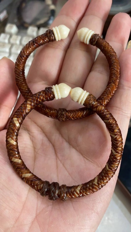 กำไลขนหางช้างลายกระดูงูก ขนาด  6 มิล หัวบัวงาแท้