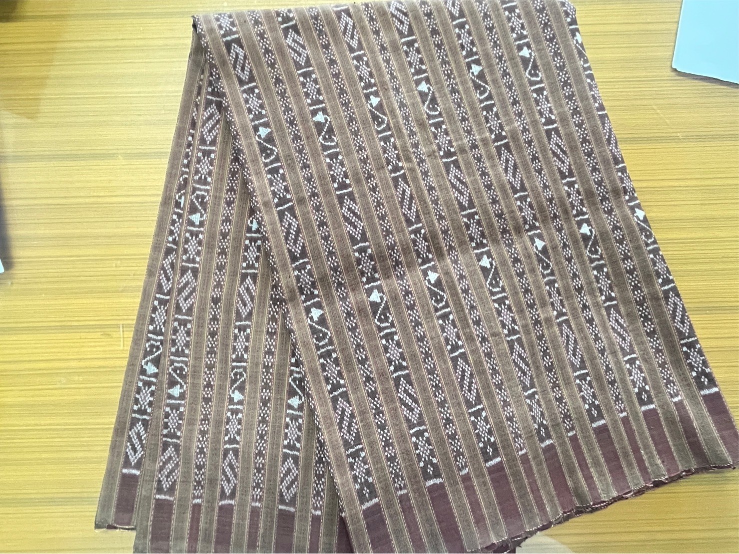 ผ้าไหมสีธรรมชาติ