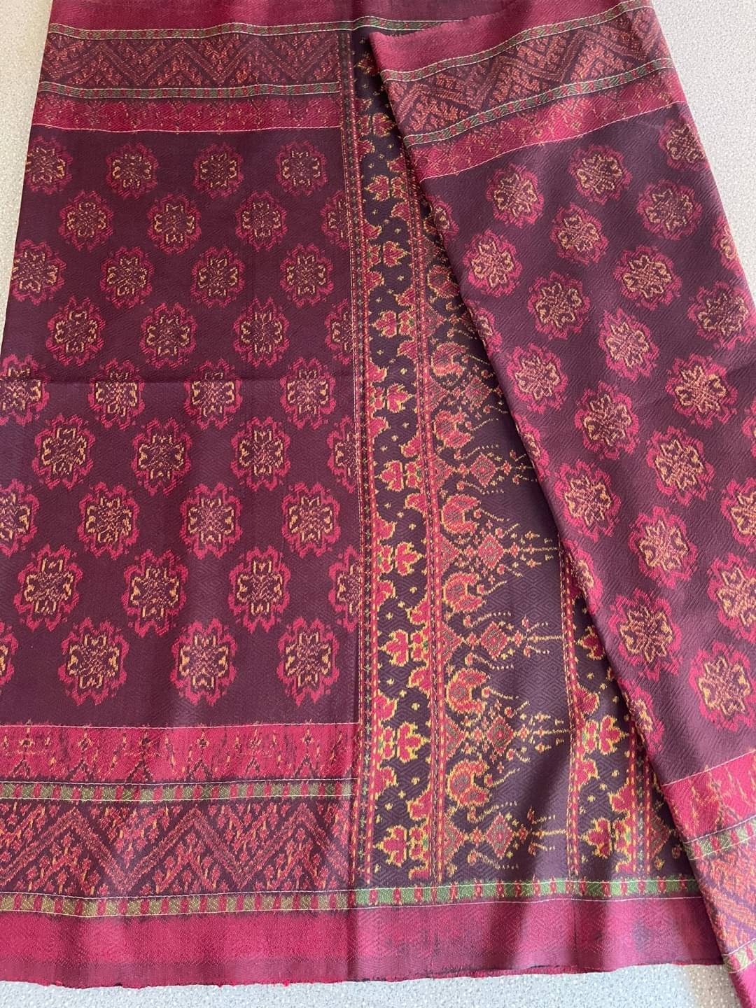 มัดหมี่ 6 ตะกอ งานไหมทอง