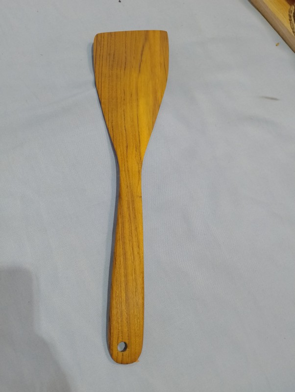 ตะหลิวแบนไม้สักทอง