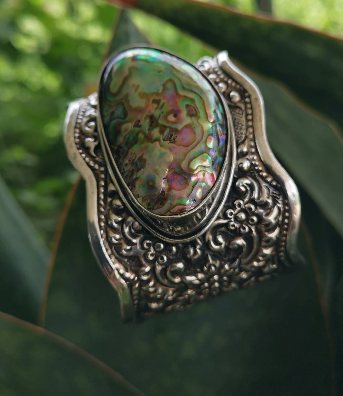 กำไลเงินฝังเปลือกหอย