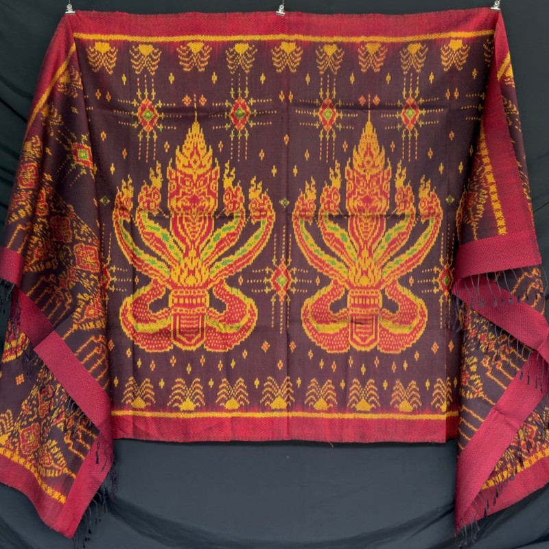 ซิ่น ผ้าไหมมัดหมี่ทอยกดอก 6ตะกอ ขนาด 1x2.24เมตร ลายพญานาค5เศียร มีหน้านางชายครุย พื้นสีน้ำตาลแดง รหัส M2A-100-03066917 รหัสสินค้า SKU-47097