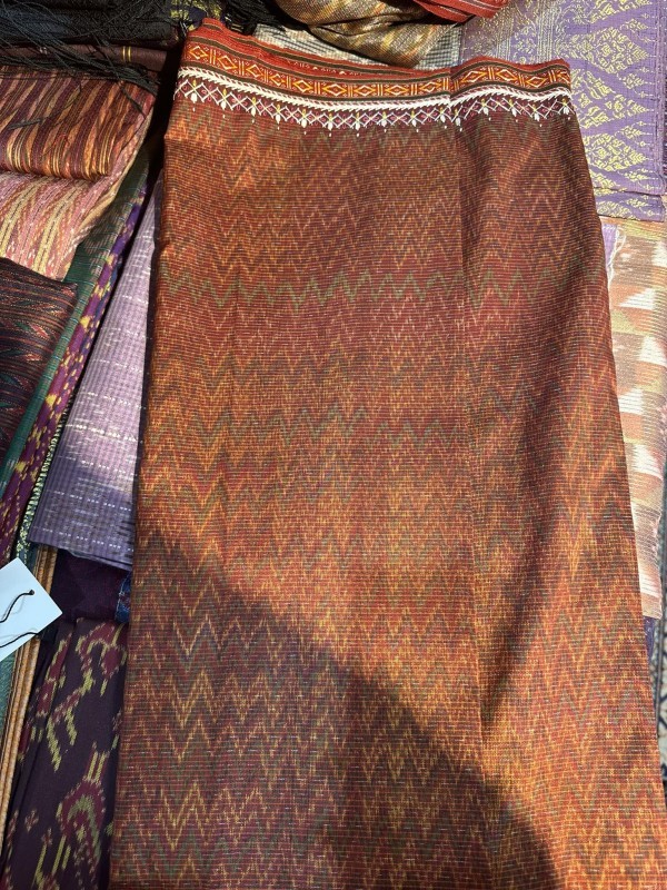 ผ้าไหมโฮลประยุกต์