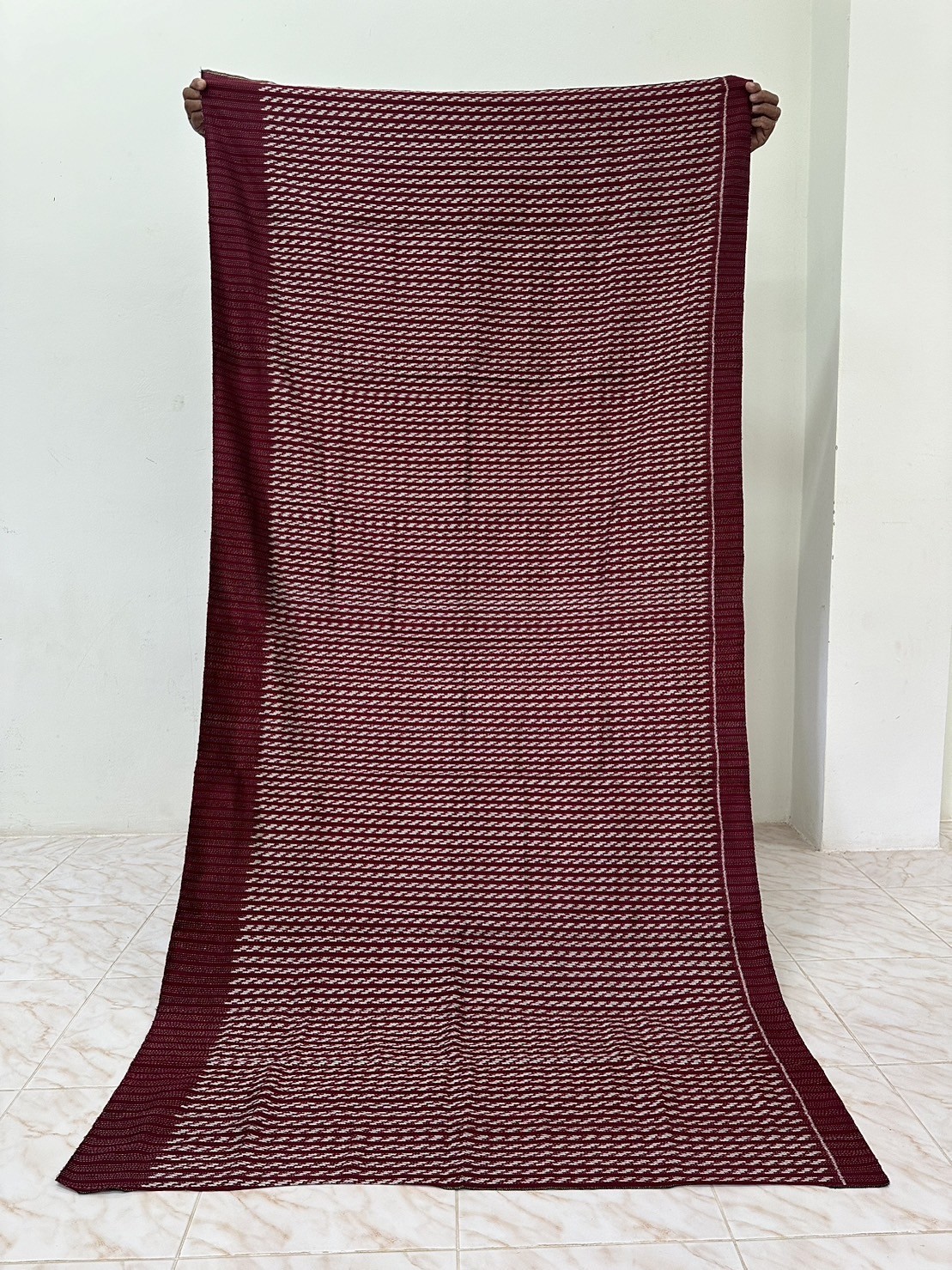 ผ้าไหมลายน้ำไหลวารี