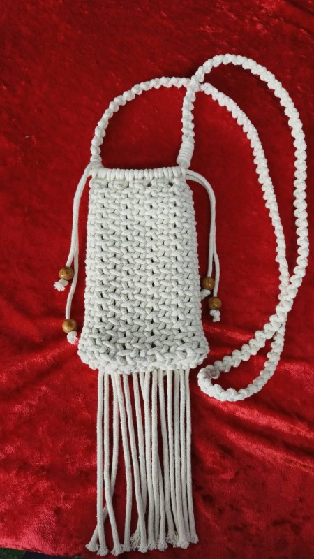 กระเป๋า macrame สีขาว