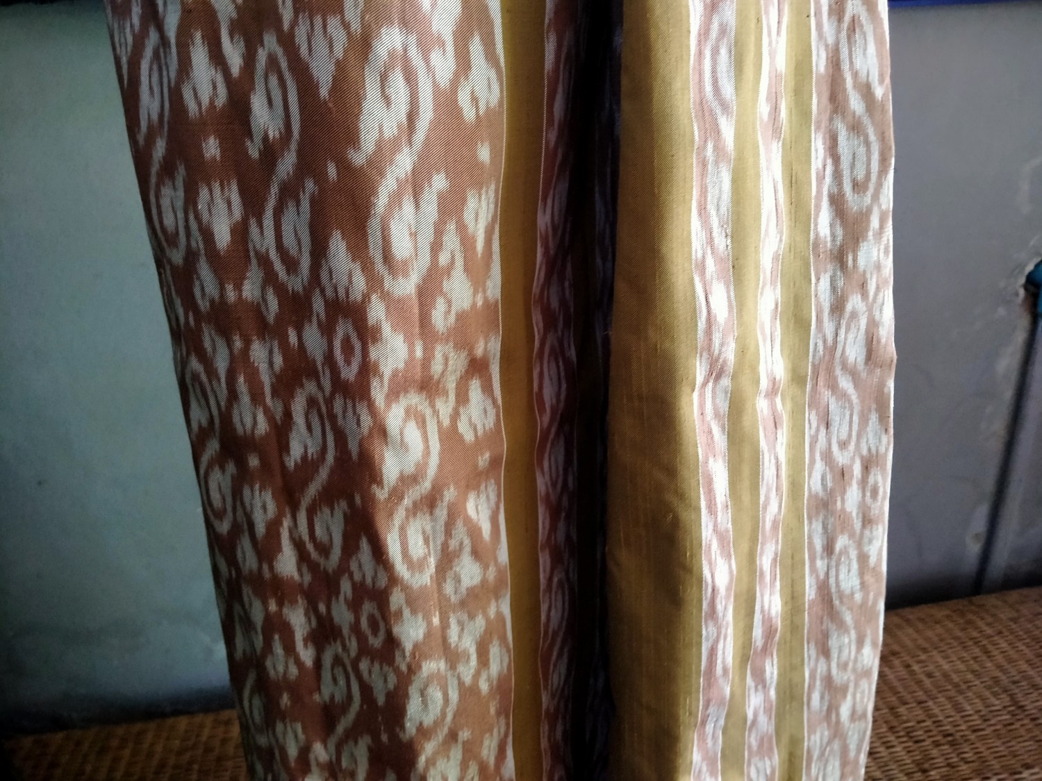 ผ้าลายดอกรักราชกัญญา