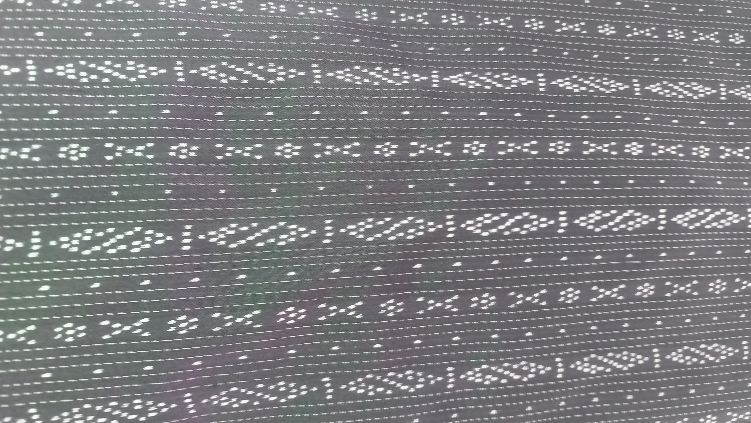 ผ้าไหมสีธรรมชาติ